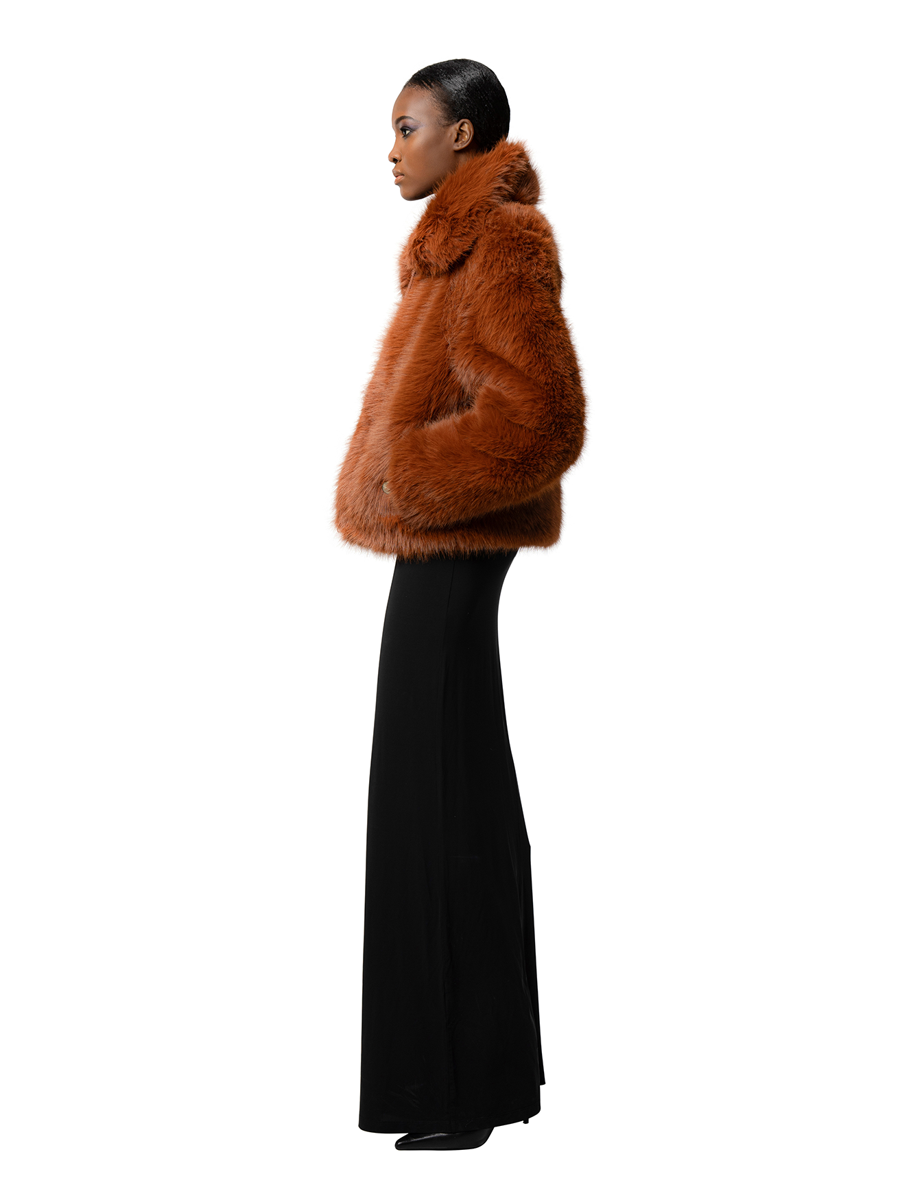 KELLY coat in Rust — statement collar and functional pockets, perfect for layering over denim or tailored looks.