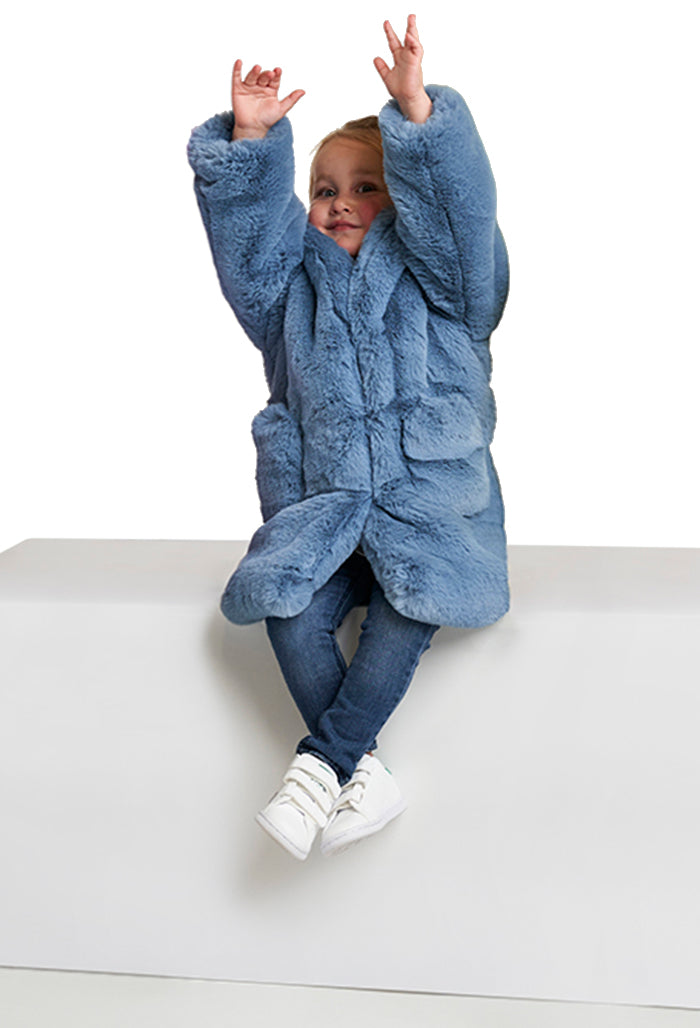 Kid's faux fur winter coat in blue.